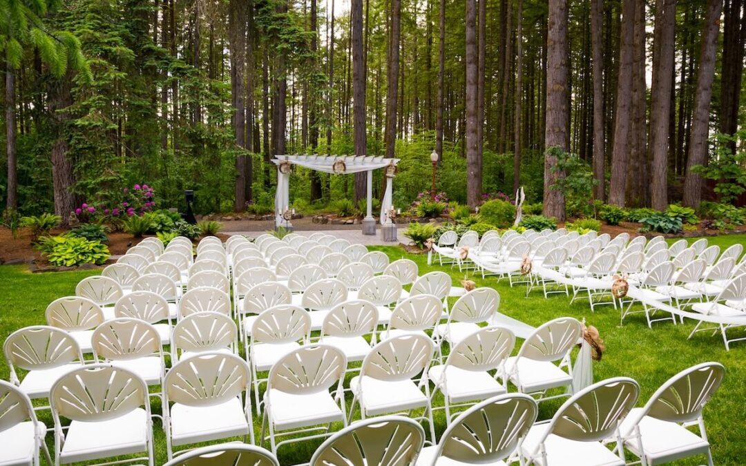 Outdoor wedding in oregon
